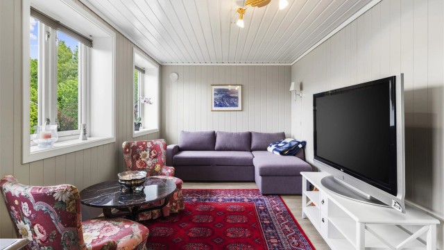 Soverom 3 / kjellerstue. Deler av dette rommet er bodrom som ikke er omsøkt og godkjent hos kommunen.