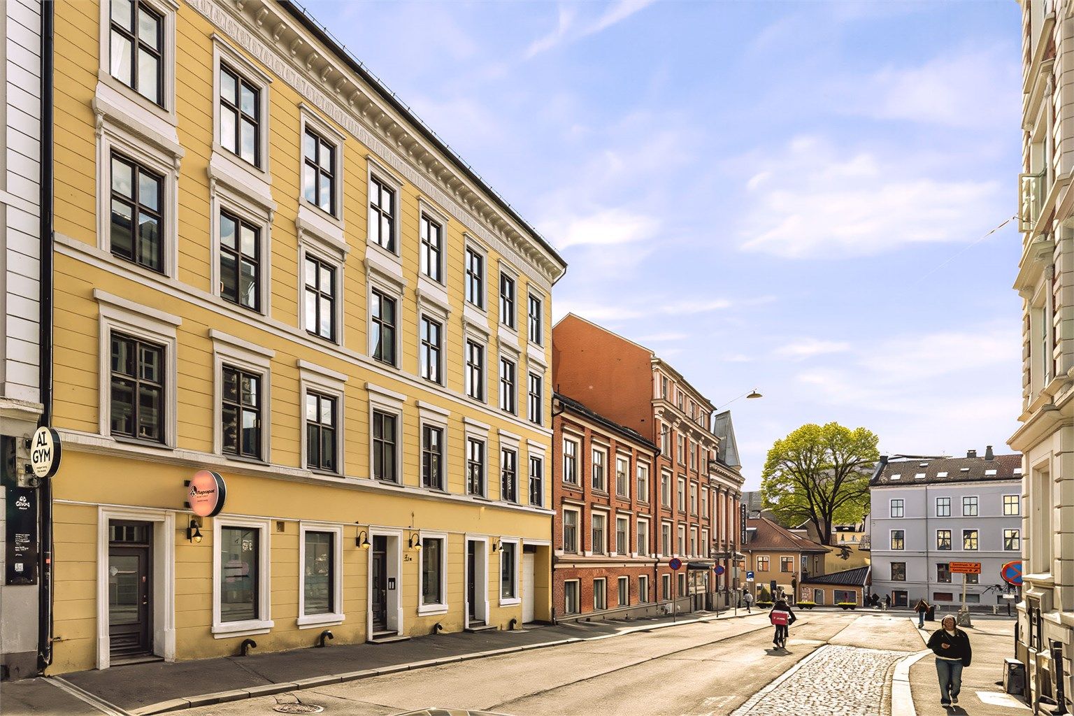Fredensborg har de siste årene gjennomgått en imponerende forvandling og fremstår i dag som et levende og attraktivt knutepunkt mellom Grünerløkka og St. Hanshaugen.