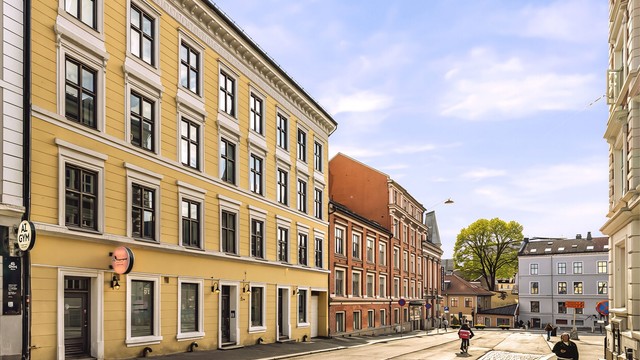 Fredensborg har de siste årene gjennomgått en imponerende forvandling og fremstår i dag som et levende og attraktivt knutepunkt mellom Grünerløkka og St. Hanshaugen.