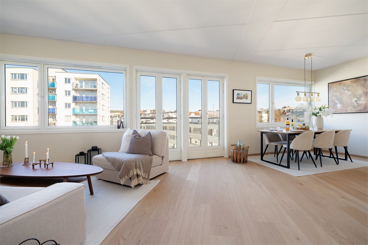 Velkommen til Hasleveien 15 A! Presentert av Sara Marie Zachariassen v/ Krogsveen Eiendomsmegling. Foto: Chris Borowiak.