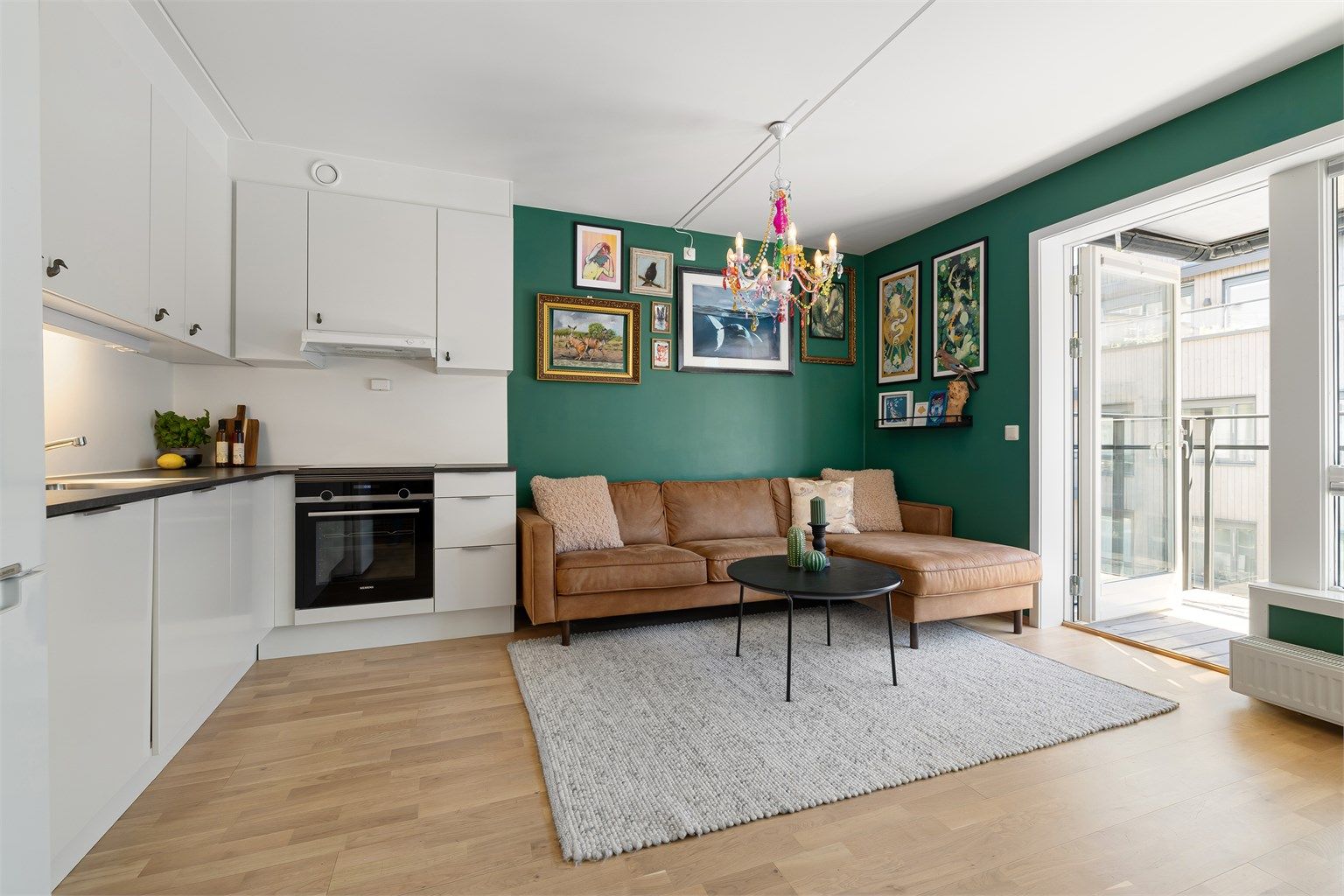 Boligen er beliggende sentralt på Vollebekk, i nærheten til alt man har behov for i hverdagen