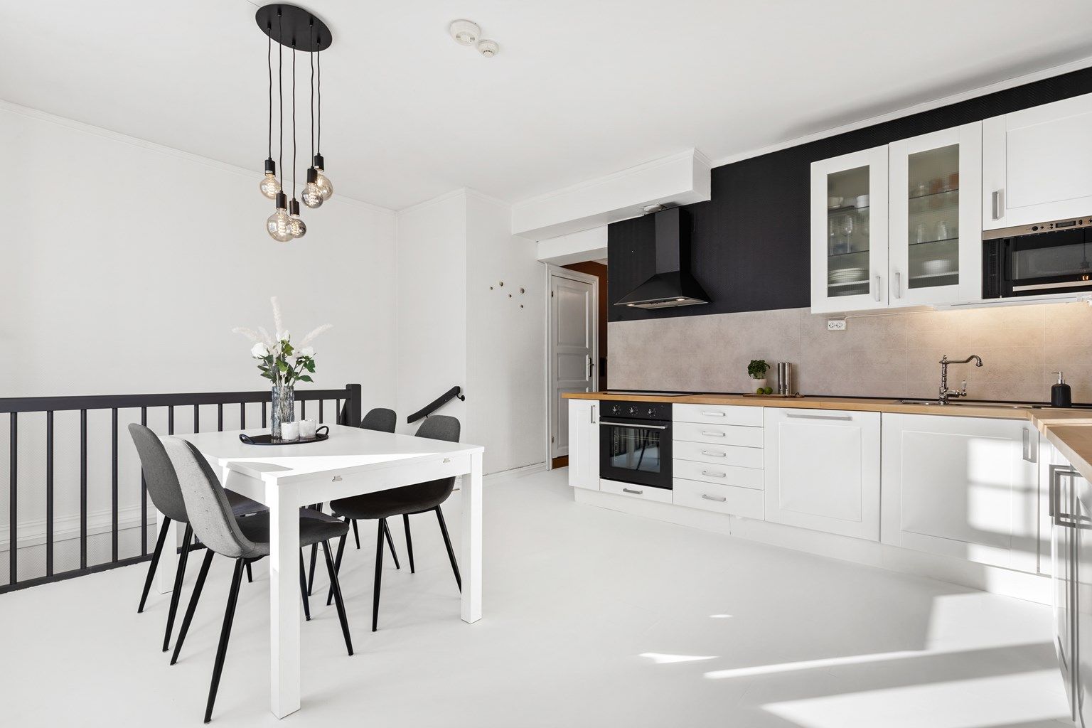 Krogsveen v/Sondre Trøseng Gjellum ønsker velkommen til Treschows gate 8!