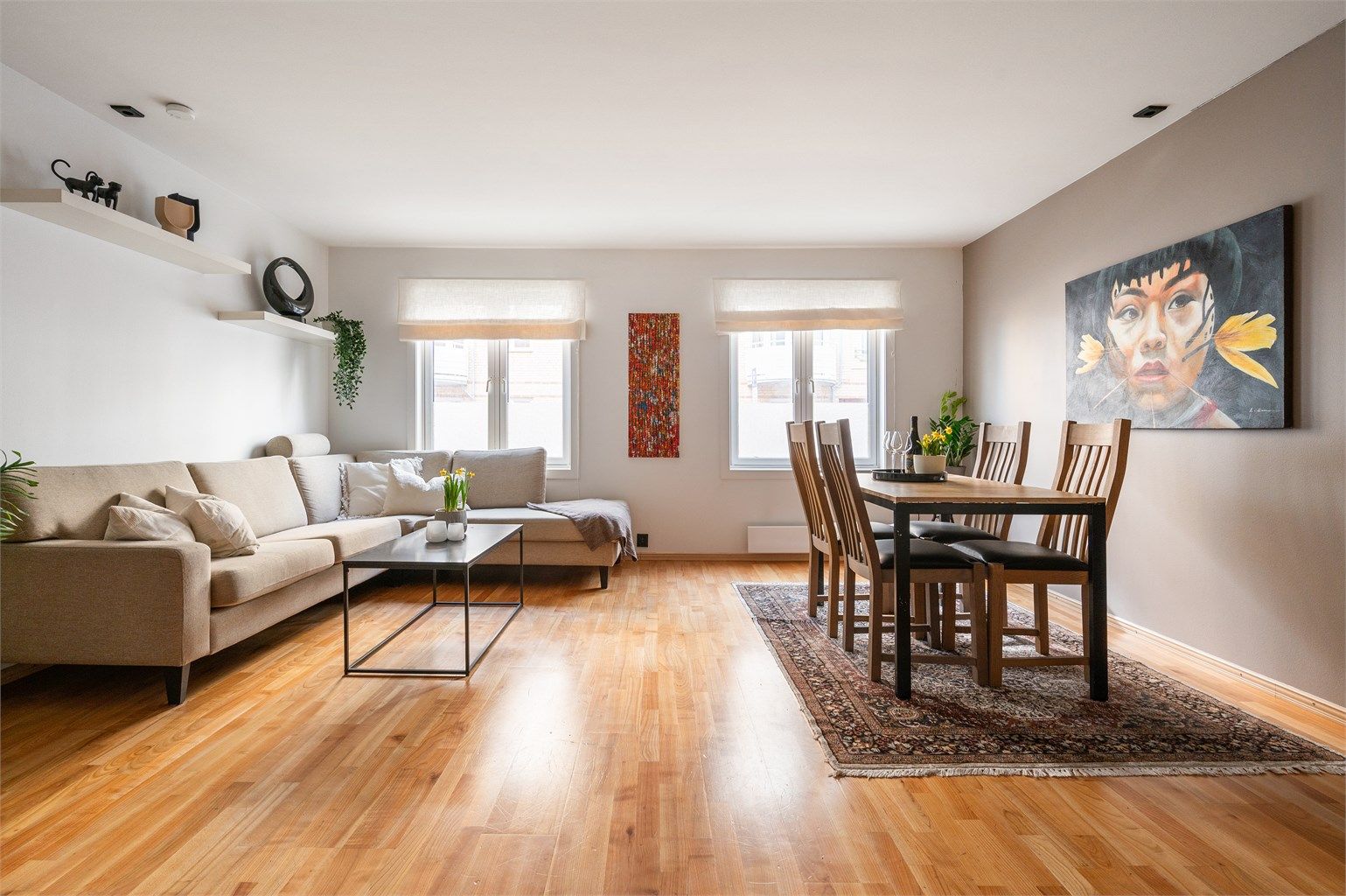 Varmtvann, samt tv og internett er inkludert i felleskostnadene