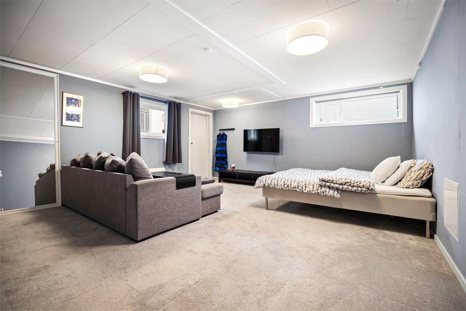 Innredet stort soverom i underetasjen - Rommet er ikke bruksendret/omsøkt