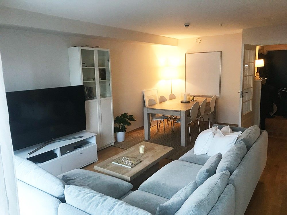 Sofa og spisegruppe - Det er vannbåren gulvvarme i leiligheten!