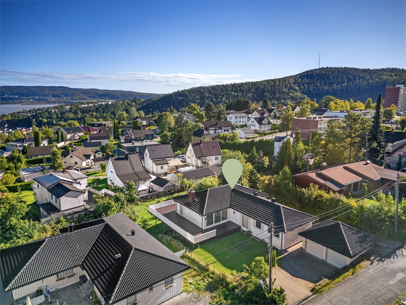 Nærhet til marka med tur- og rekreasjonsmuligheter sommer som vinter.