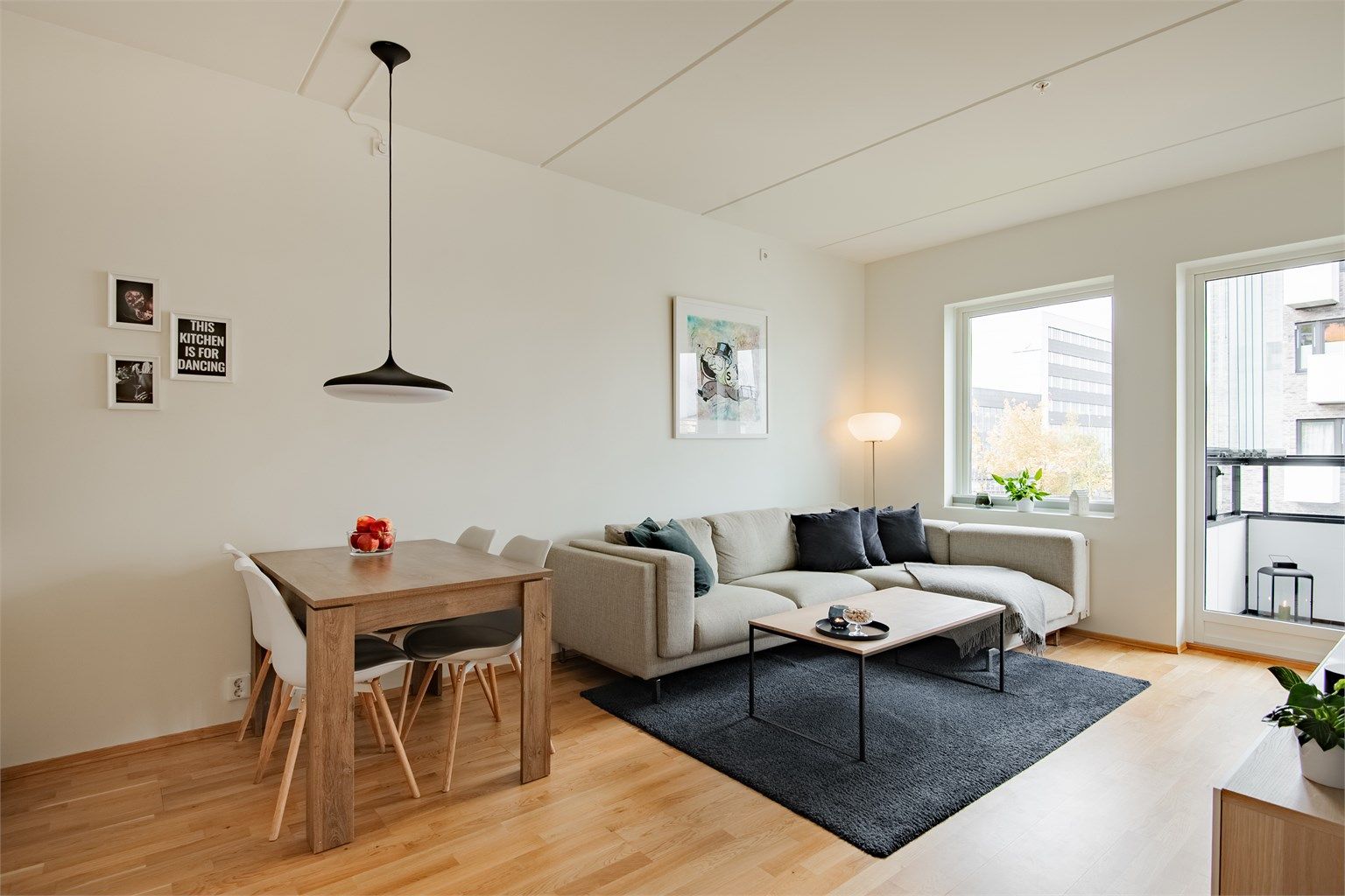 Velkommen til Freserveien 11. Moderne 3-roms leilighet med utgang til stor balkong. 