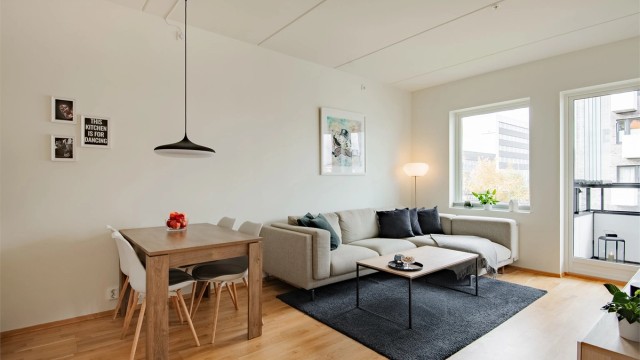 Velkommen til Freserveien 11. Moderne 3-roms leilighet med utgang til stor balkong.