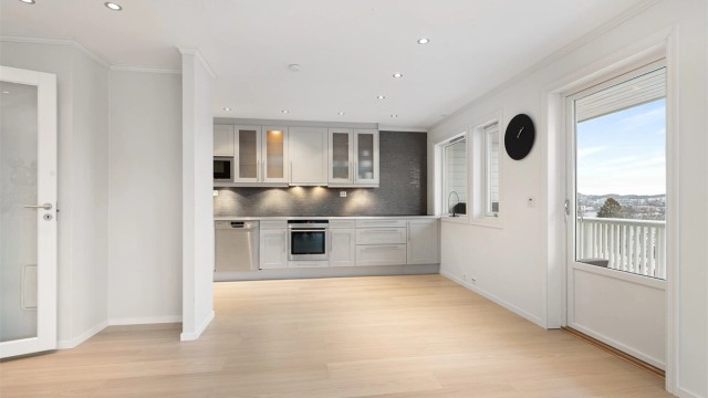 Fra stue mot kjøkken