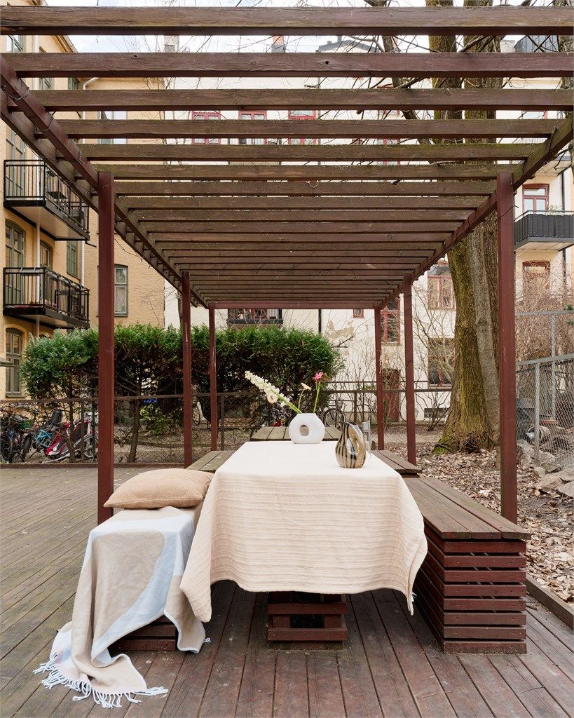 Et hyggelig samlingspunkt for beboerne som lyser opp når mørket setter inn takket være uendelig mange meter med lyslenker.