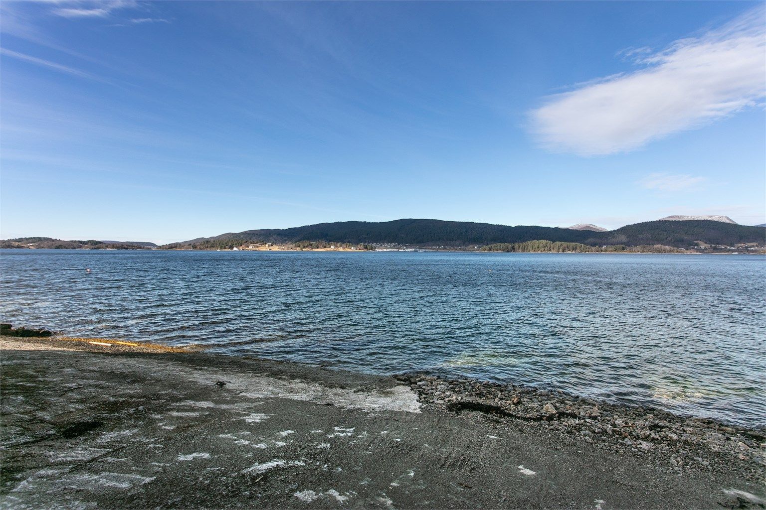 Nydelig utsikt mot Ellingsøyfjorden