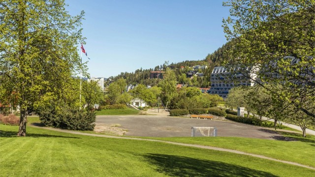 Alltid velstelte uteområder sørges for av sameiets vaktmester
