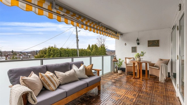 Leiligheten er på hele 140 kvm og stor terrasse med svært gode solforhold