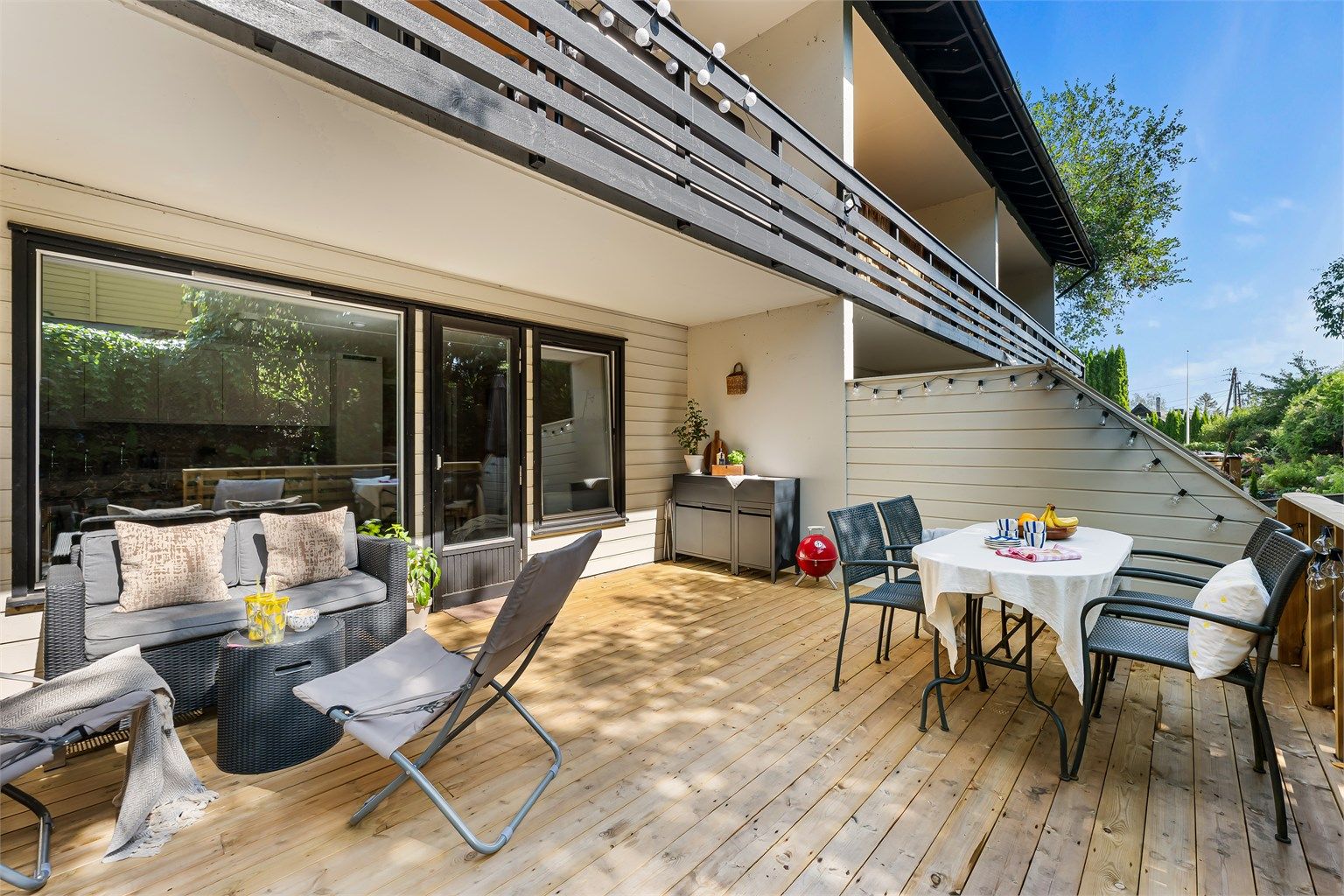 Velkommen til Søndre Rød 1C. Pen 3-roms med godt utnyttet planløsning. Stor markterrasse. Enkel adkomst. Disponerer garasjeplass. 