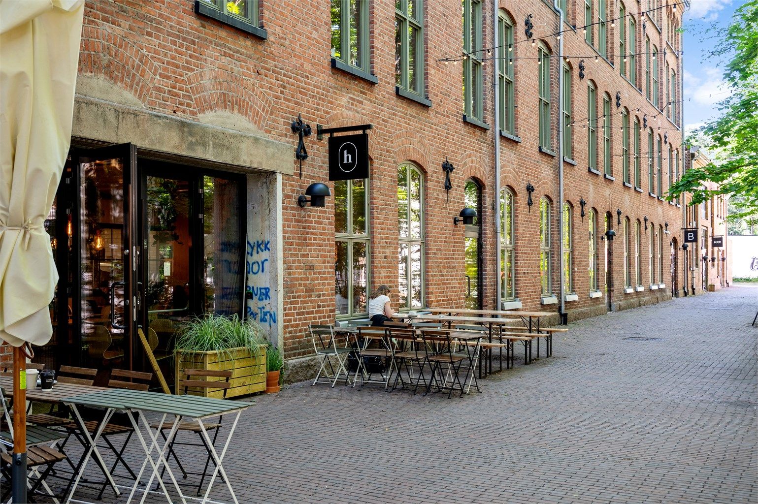 Like i nærheten ligger Håndbakt, med byens beste veganske boller!