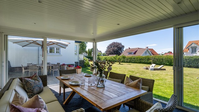 Uteplassen er en naturlig forlengelse av boligen.