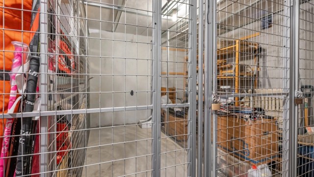 I tillegg medfølger en sportsbod på 4 m² for ekstra lagring.