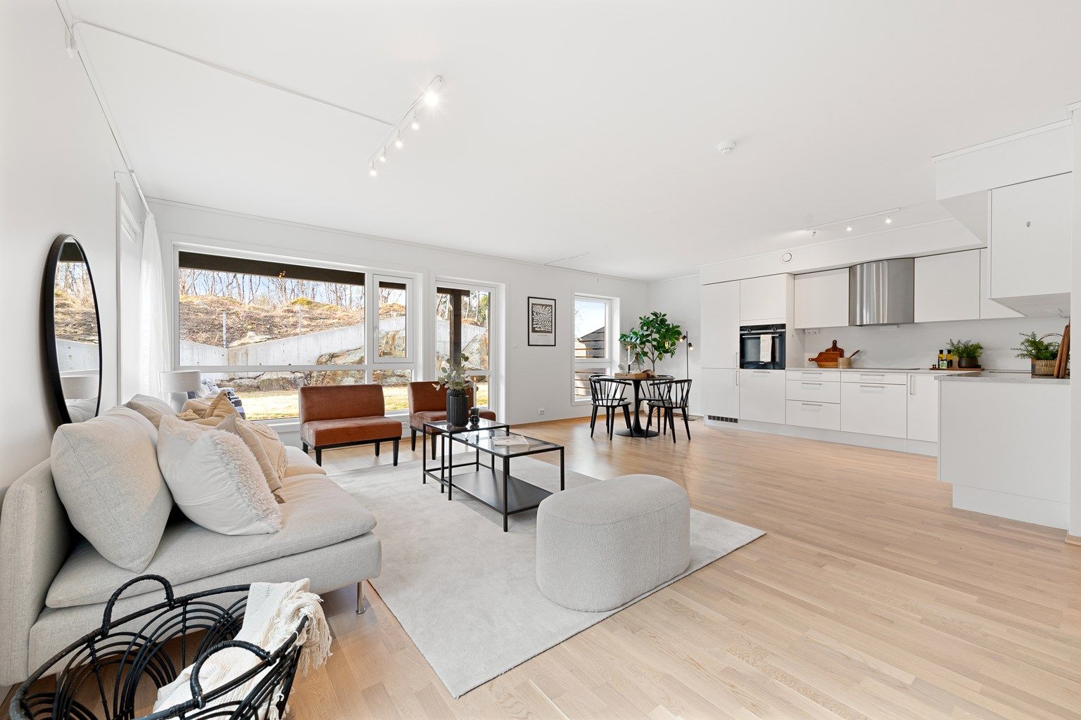 Nyere tiltalende og moderne 3-roms andelsleilighet presentert av Eiendomsmegler/Partner Marit Stuen Aursnes