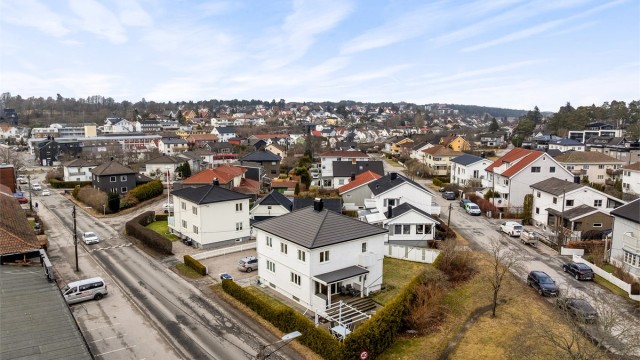 Hassingveien 33 presenteres av Per-Espen Omberg i Krogsveen.