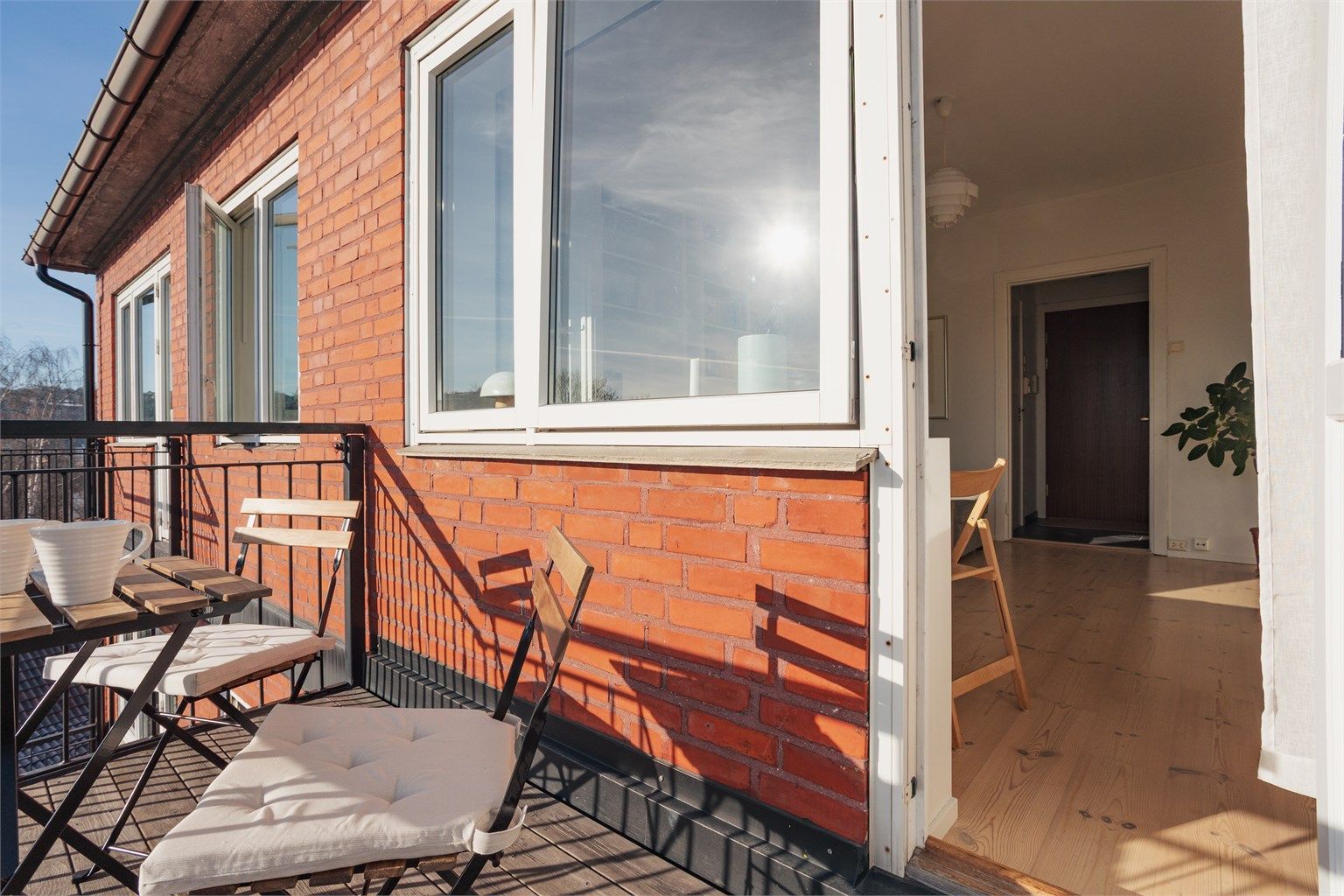 Balkongen ble oppført i 2007, i stålkonstruksjon og med tregulv