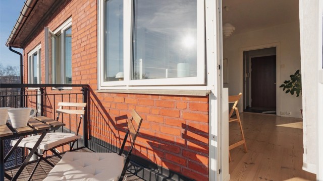 Balkongen ble oppført i 2007, i stålkonstruksjon og med tregulv