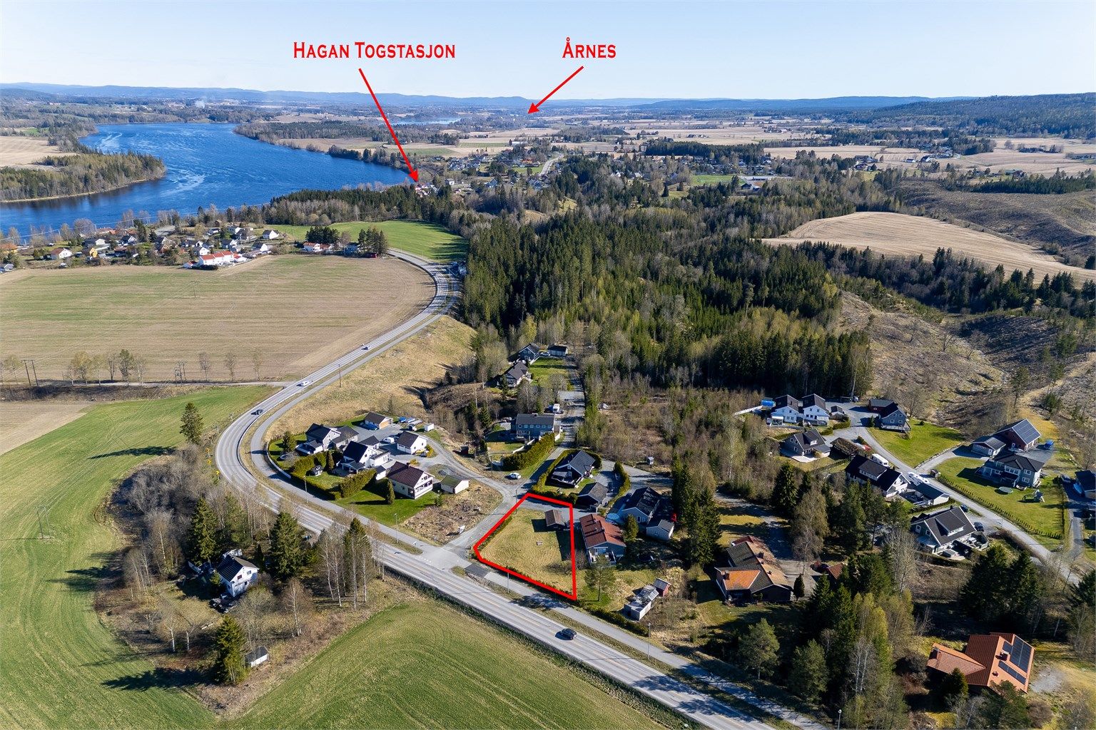 Bussholdeplassen Aulitoppen ligger kun 200 meter fra eiendommen