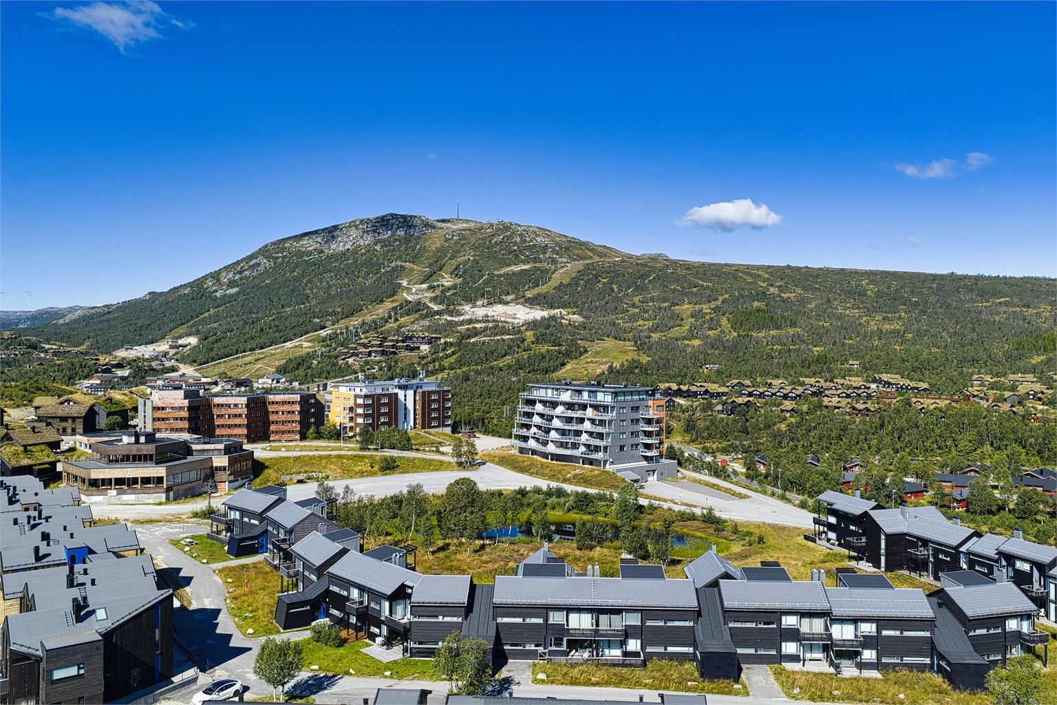 Her får du sentral og populært beliggenhet på Hovden i fin avstand fra både skisenteret, badeland og sentrum 