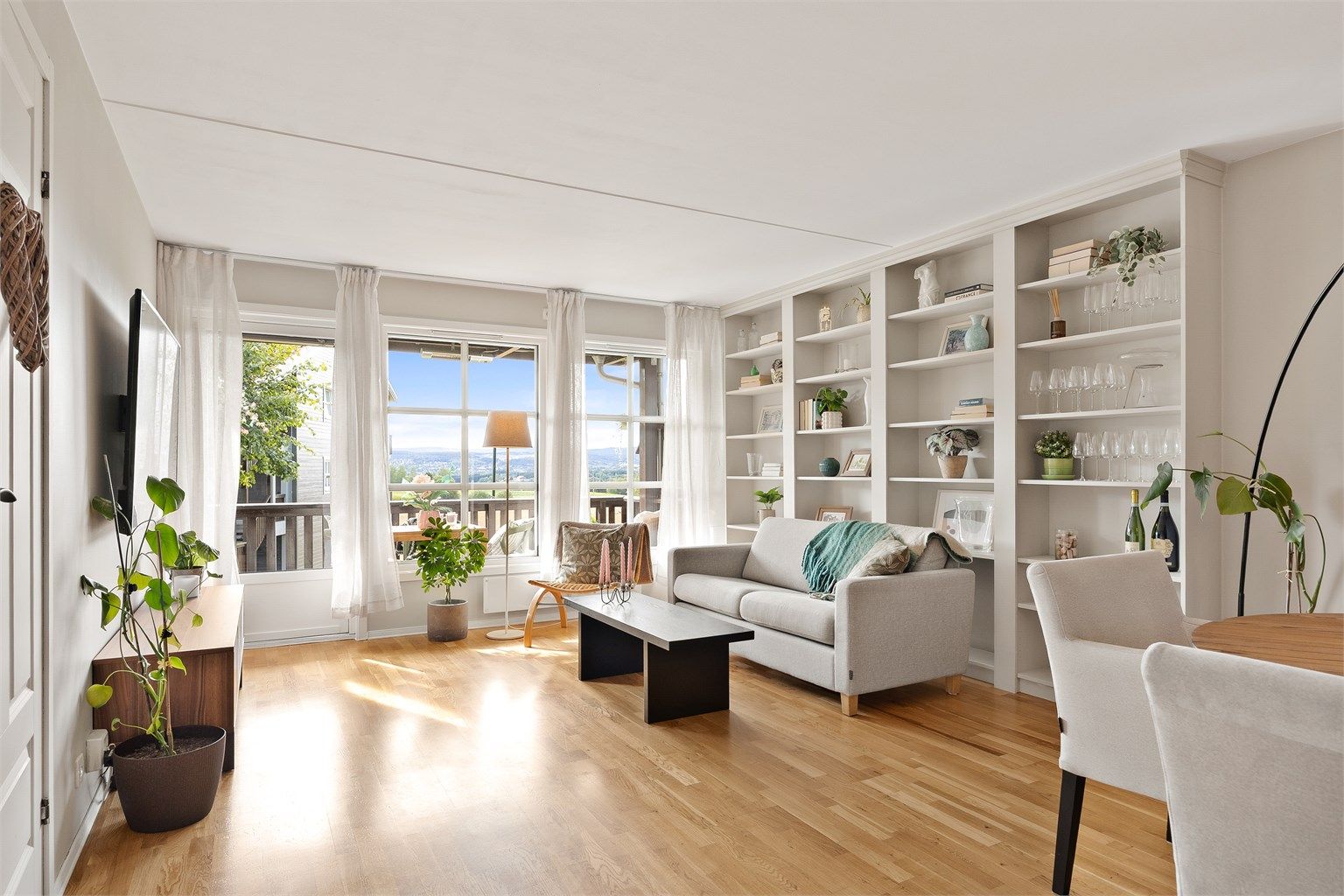 Dette er en romslig 2-roms leilighet beliggende på populære Brånåsen