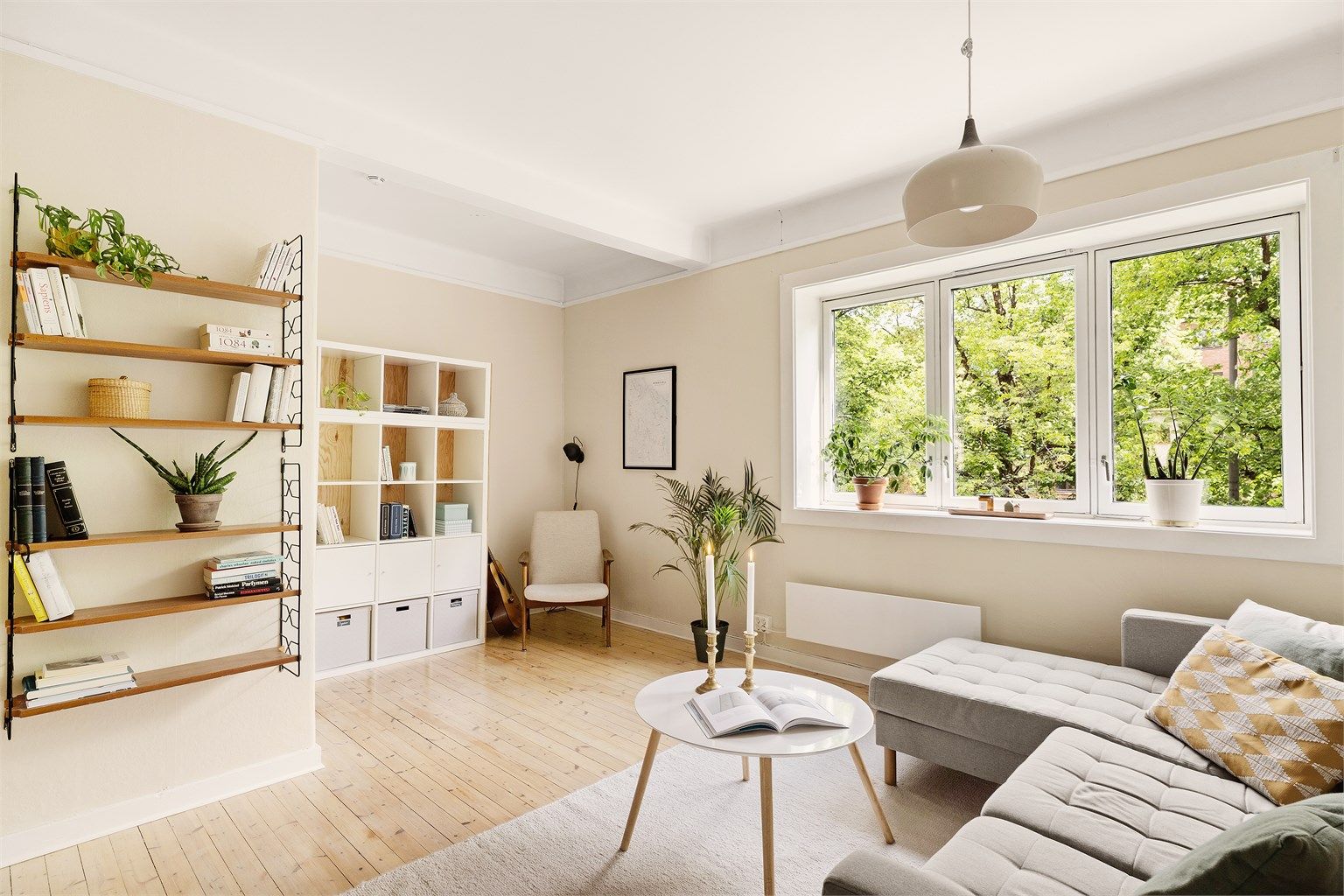  Leiligheten er nylig pusset opp i flere rom, samt malt i 2025. 