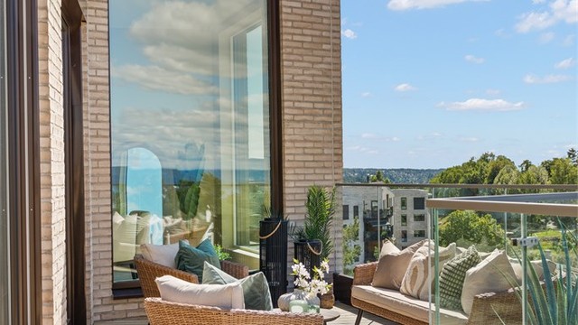 Vestvendt og solrik terrasse