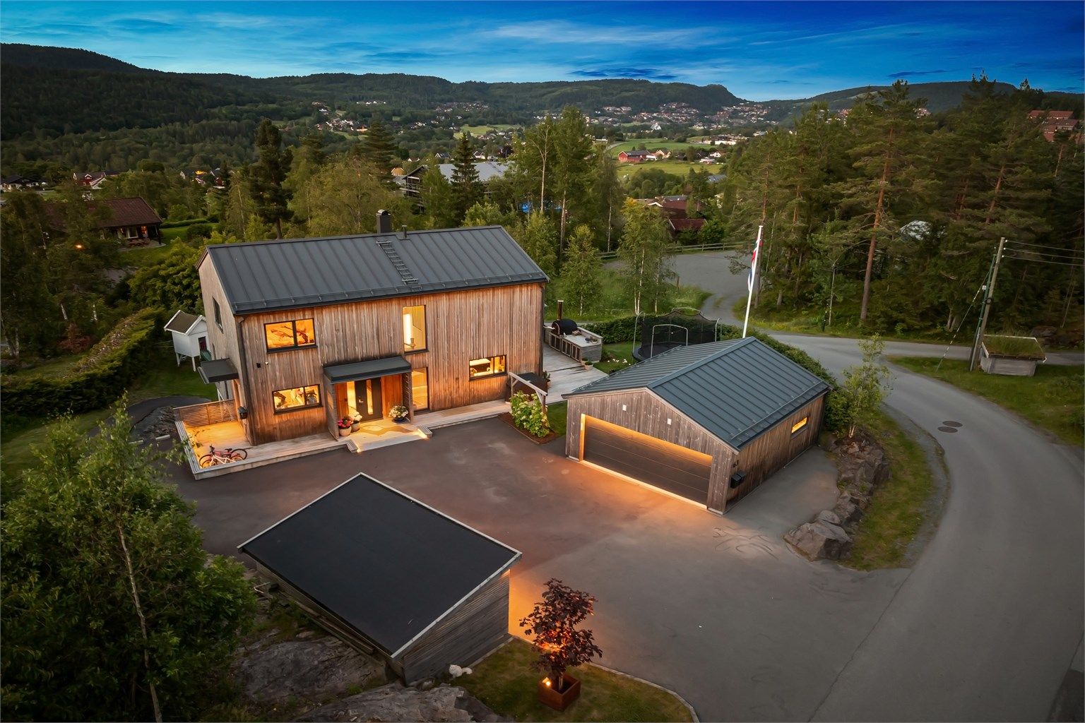 Innbydende og delikat enebolig i naturskjønne og barnevennlige omgivelser i Lommedalen