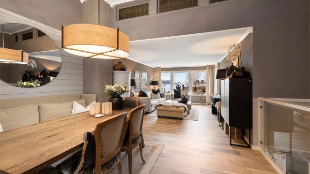 Fra spisestuen er det en naturlig flyt videre inn mot stuen