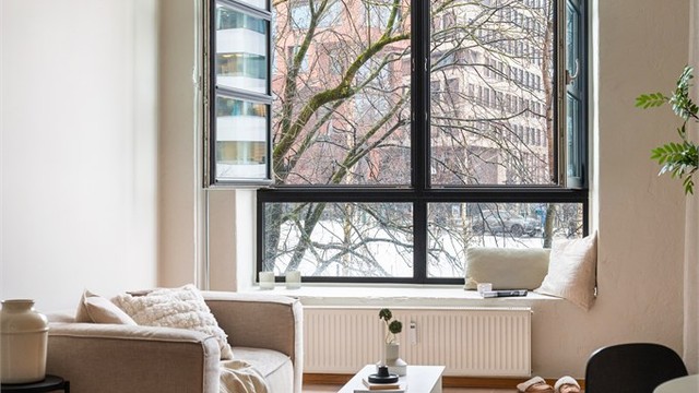 De store vinduene åpnes lett, og er perfekt for mer tilluft på varme sommerdager.