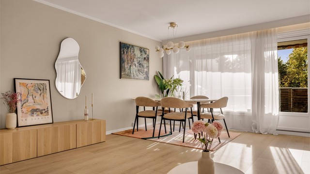 Spiseplassen er et naturlig samlingspunkt med nærhet til både stue og kjøkken.