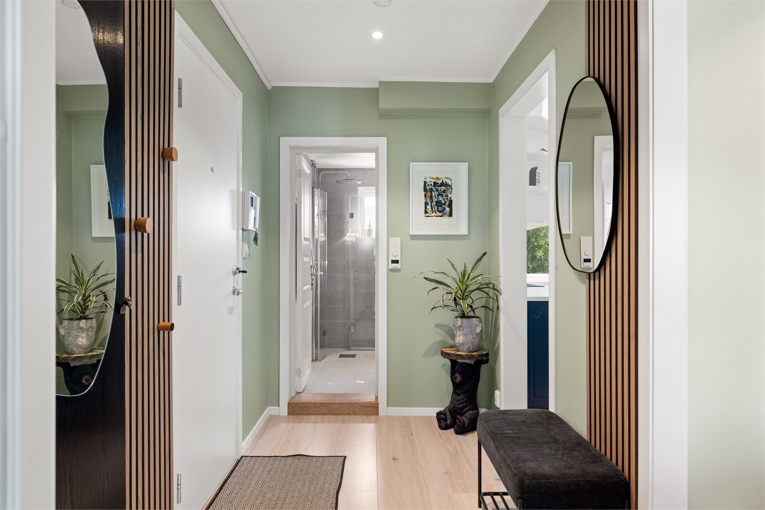 En pen og gjennomgående 3-roms leilighet med moderne standard.
Foto: Borghagen Foto