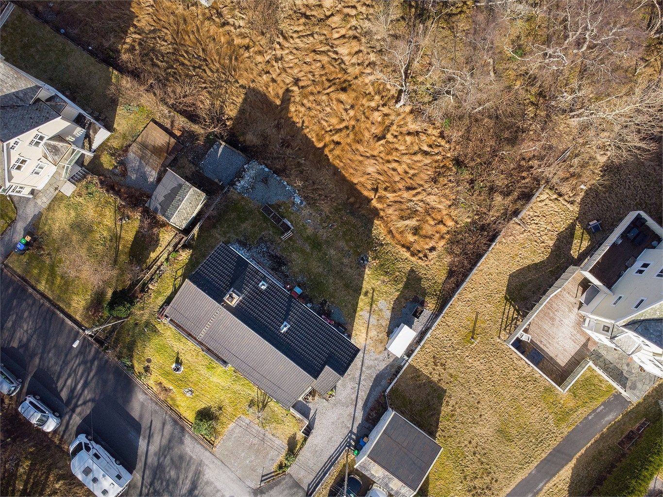 Dronebilde av eiendommen sett fra fugleperspektiv