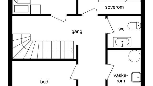 Underetasjen inneholder gang, bod, vaskerom, wc og to disponible rom med utgang til hagen.
