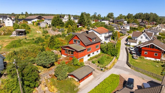 Hageveien 4 presenteres av Per-Espen Omberg i Krogsveen. Fotograf; Kristoffer Kristiansen.