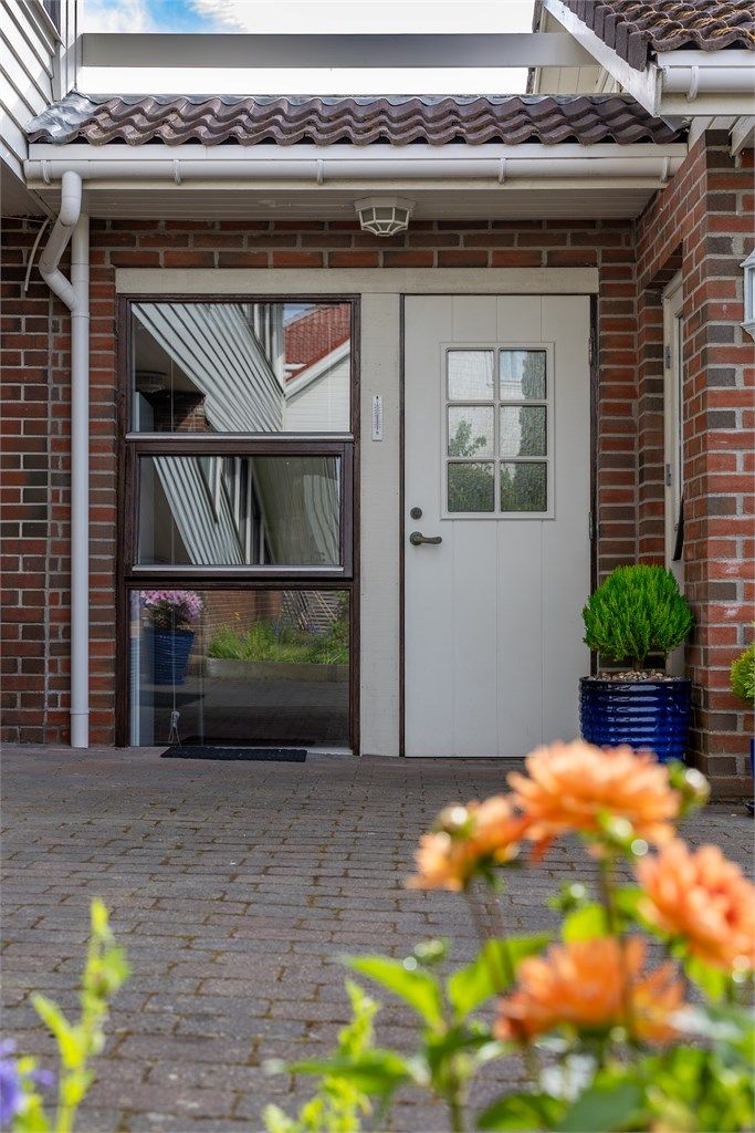 Inngang til Stue/kontor og bad mellom garasje og bolig. (Innredning av rommet er ikke søkt om)