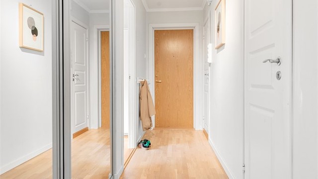 Gang/entre med skyvedørsgarderobe