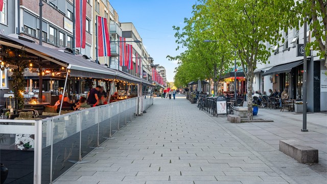 Lillestrøm sentrum ligger en kort trilletur unna