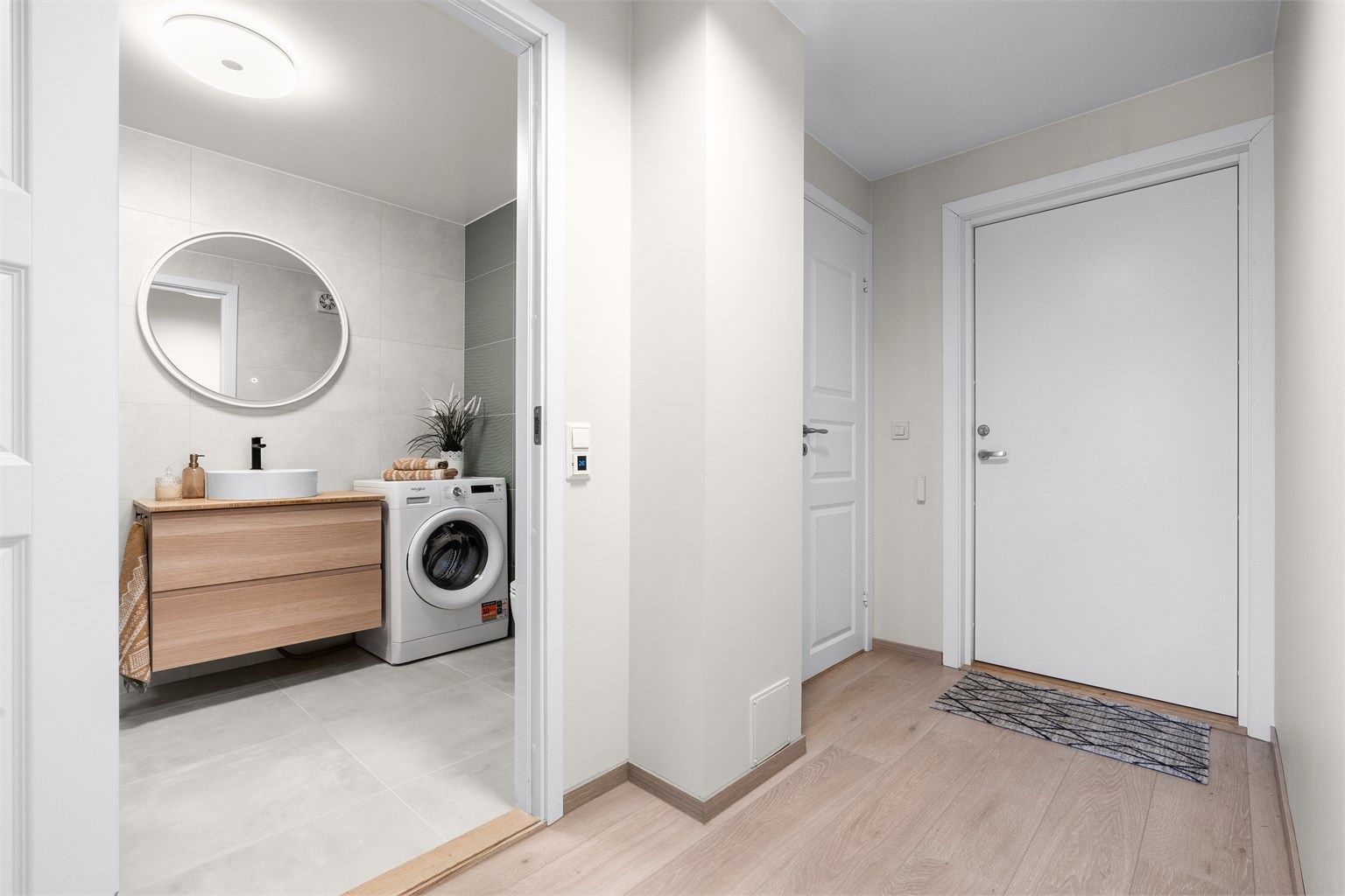 Gang - ved inngangsparti er adkomst til bad og bod