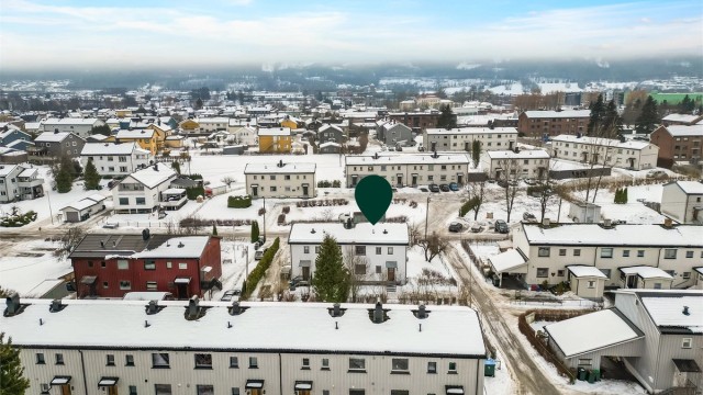 Her bor du sentralt med kort vei til både matbutikker, skoler og buss.
Foto: Haiman Askari
