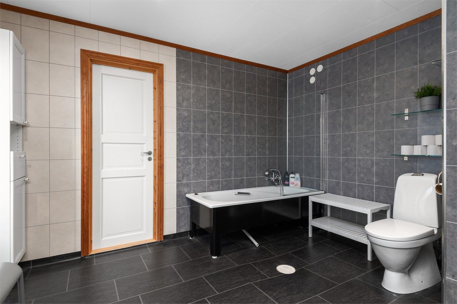 Adkomst inn til vaskerommet. 