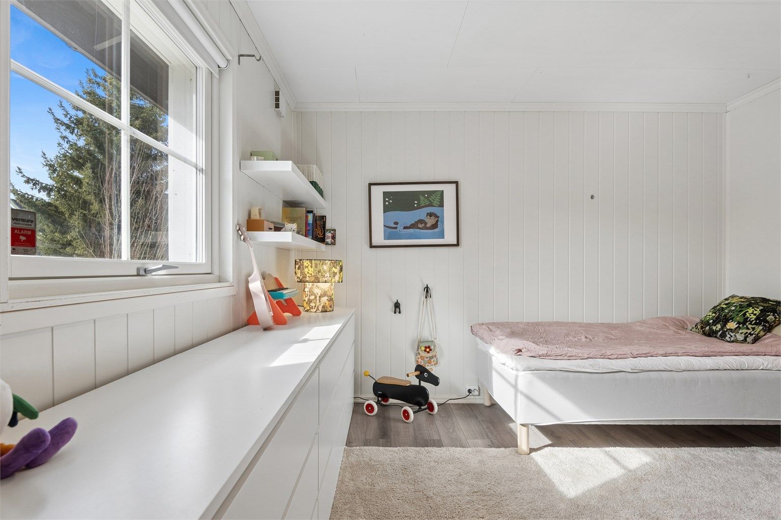 Det største soverommet har også adkomst til et walk-in-closet / bod.