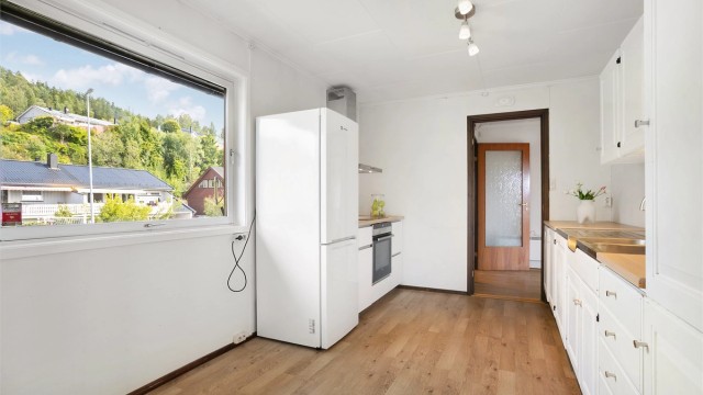 Kjøkkenventilator med avtrekk ført ut.