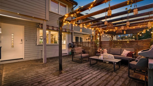 Velkomment til Ryenbergveien 52D - et tiltalende og familievennlig rekkehus over 2 plan med 80kvm terrasser. Foto: Oh Shots