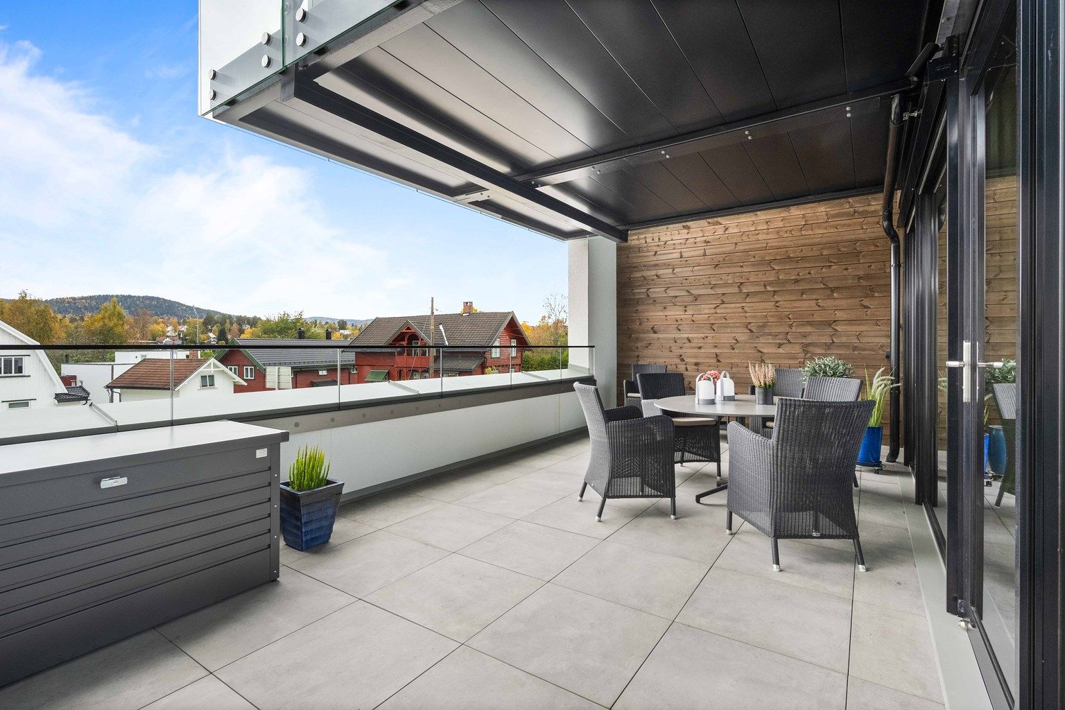 Velkommen til visning! En fantastisk nordvestvendt balkong på hele 24 kvm