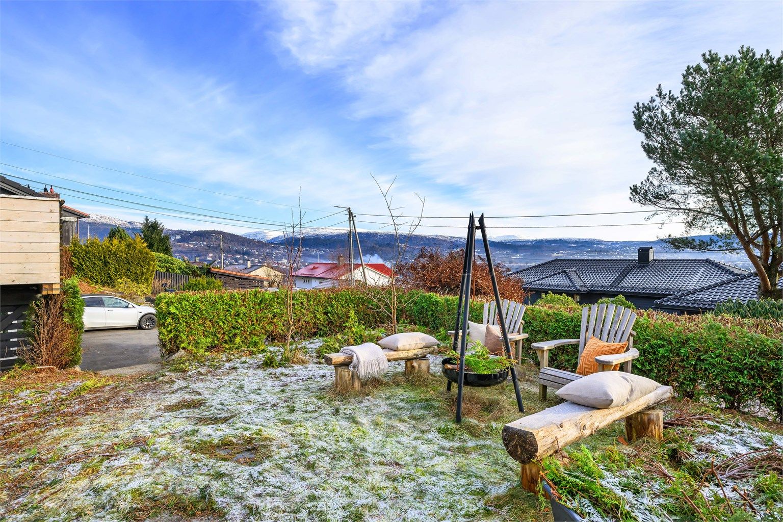 Nydelig utsikt over Nordåsvannet, Hopsneset, Paradis, Totlandsfjellet, Ulriken og nærområdene