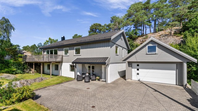 Velkommen til Tornestien 10 - En stor og innholdsrik enebolig med familievennlig og flott beliggenhet innerst i blindvei